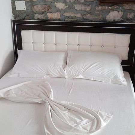 Karafil Guesthouse Gjirokastër Exterior foto