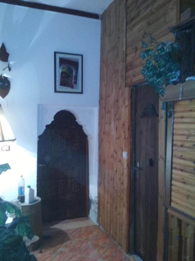 Karafil Guesthouse Gjirokastër Exterior foto