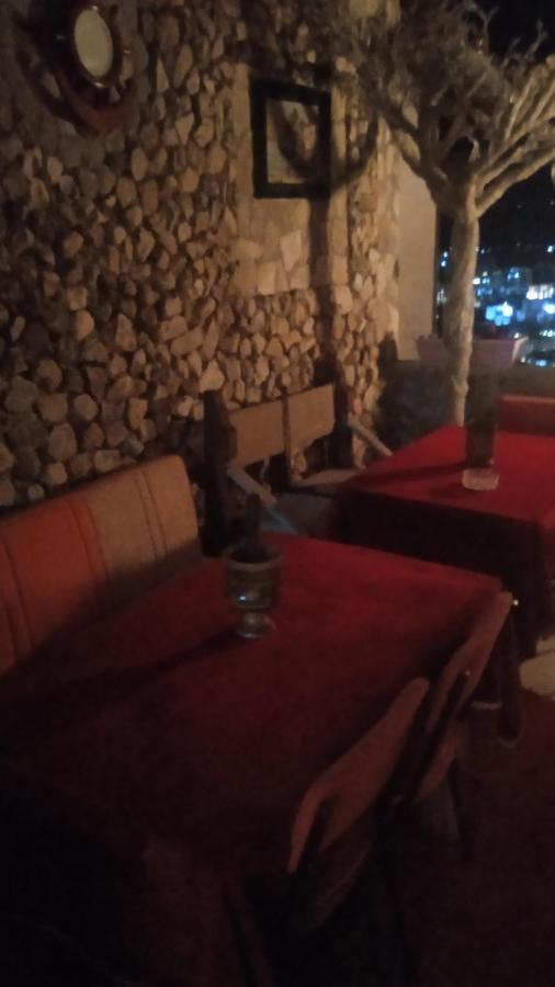 Karafil Guesthouse Gjirokastër Exterior foto