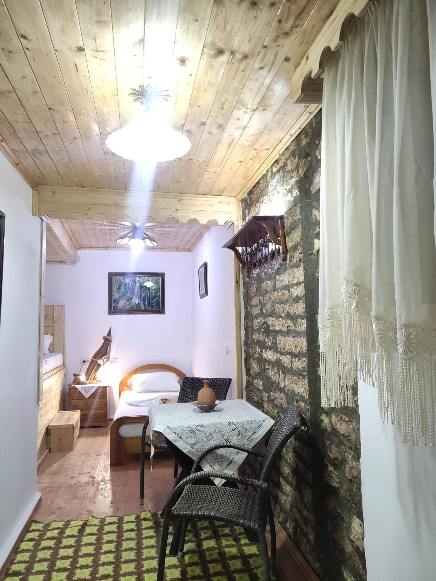 Karafil Guesthouse Gjirokastër Exterior foto