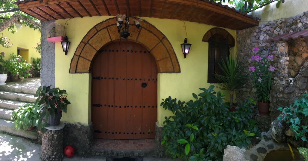 Karafil Guesthouse Gjirokastër Exterior foto
