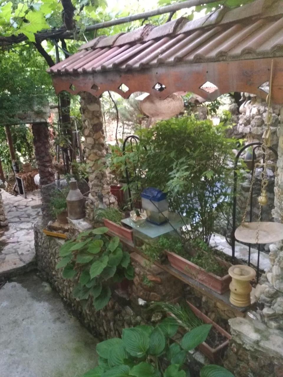 Karafil Guesthouse Gjirokastër Exterior foto